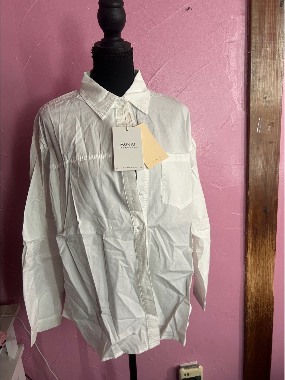 MUNIU White Long Sleeve Button-Up Shirt with Pocket, Size small